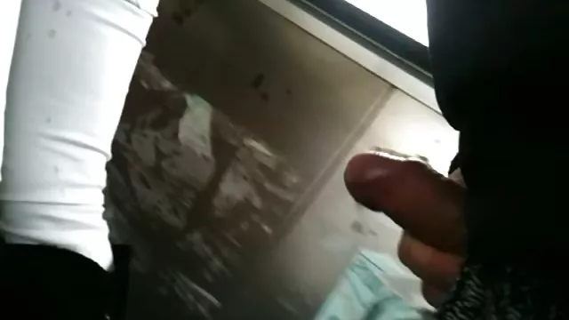 الجنس أي تسجيل اليد في موقع سكسي مترجم اليد زوجين